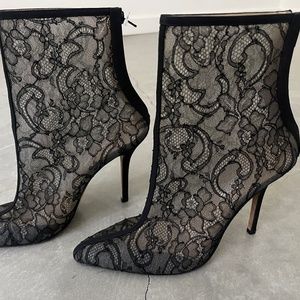 Oscar De La Renta Black Lace Booties Size 40.5